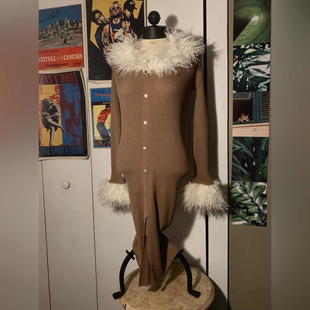 Brown and white knit tight dress w/ faux fur lining